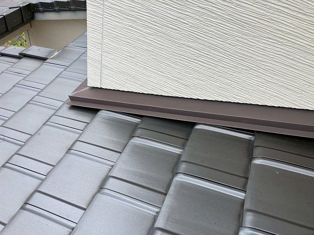 屋根と壁の取り合い部分